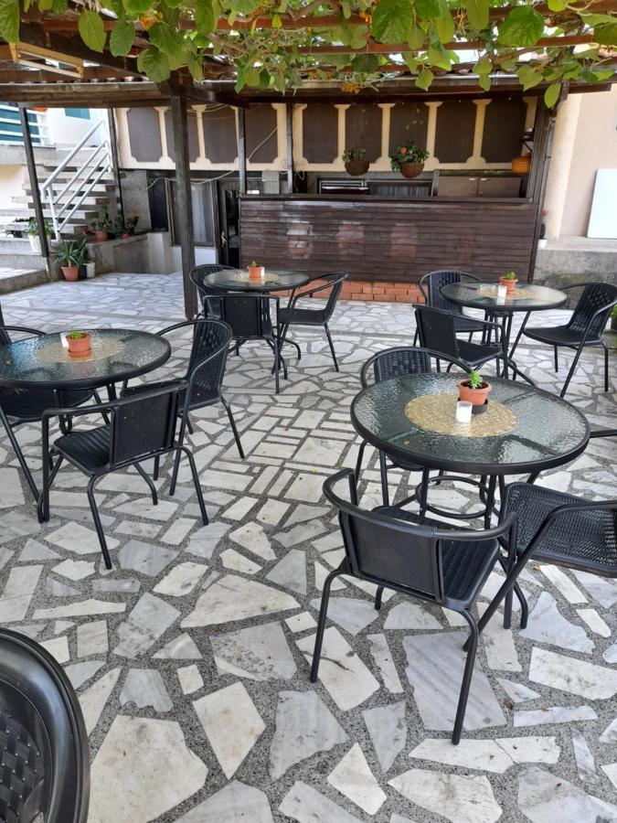 Bato Rooms Пештани Экстерьер фото